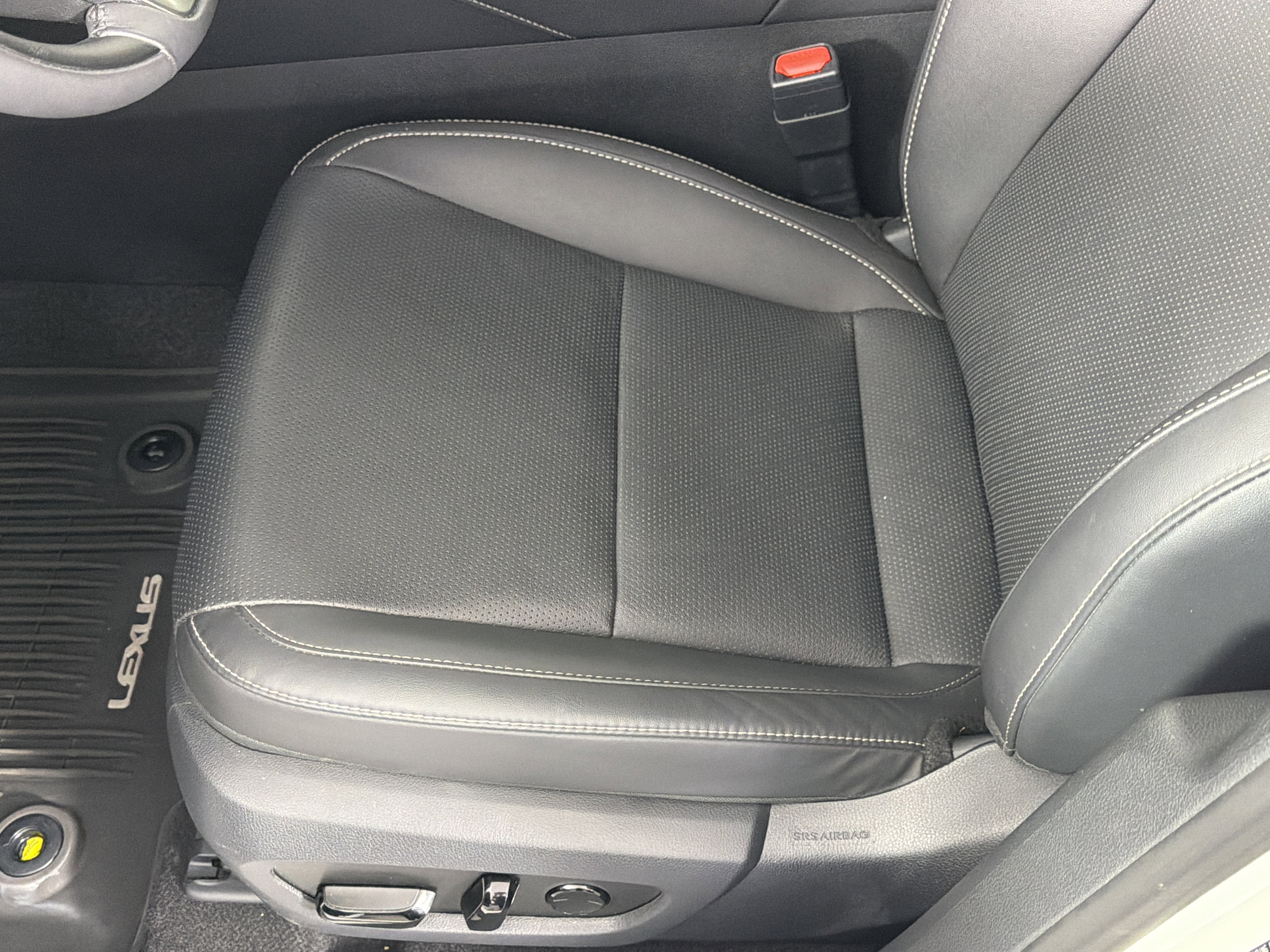 Certified 2025 Lexus RX 350 w/ Convenience Package AWD/4WD image 12