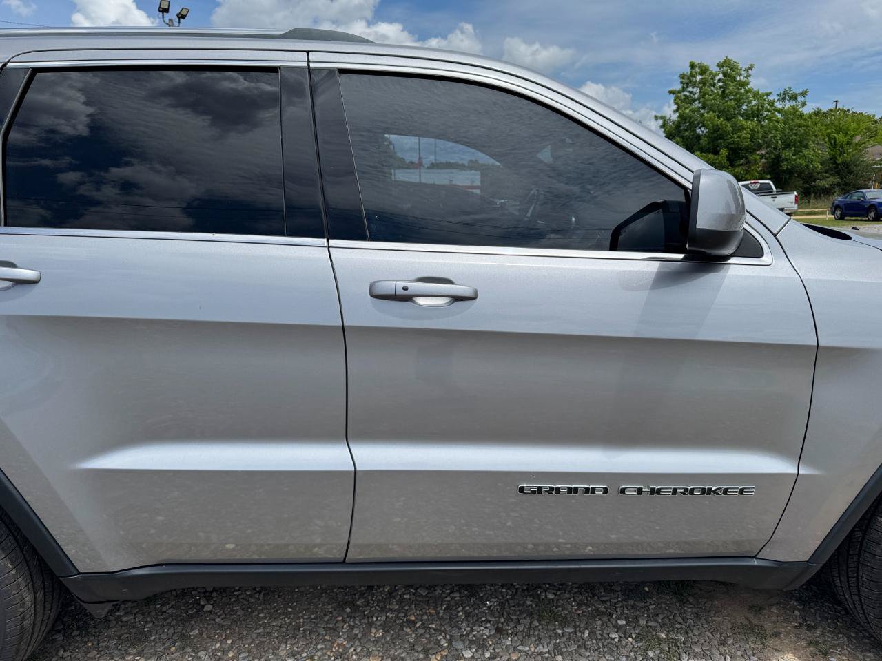 Used 2019 Jeep Grand Cherokee Laredo w/ Laredo X Package RWD image 8