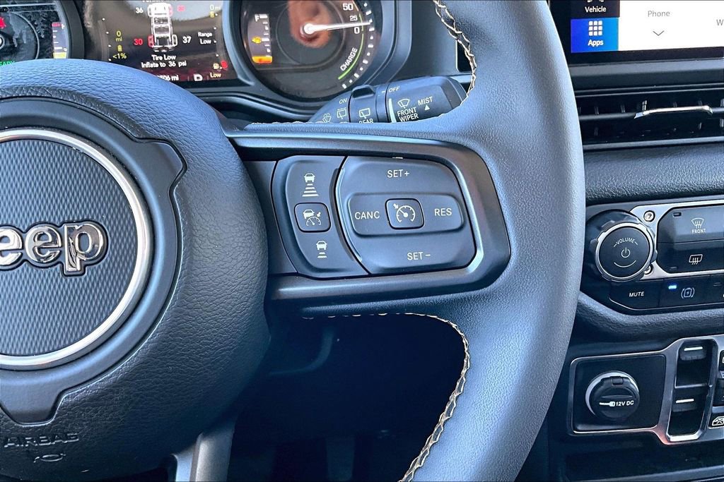 Used 2024 Jeep Wrangler Unlimited image 6