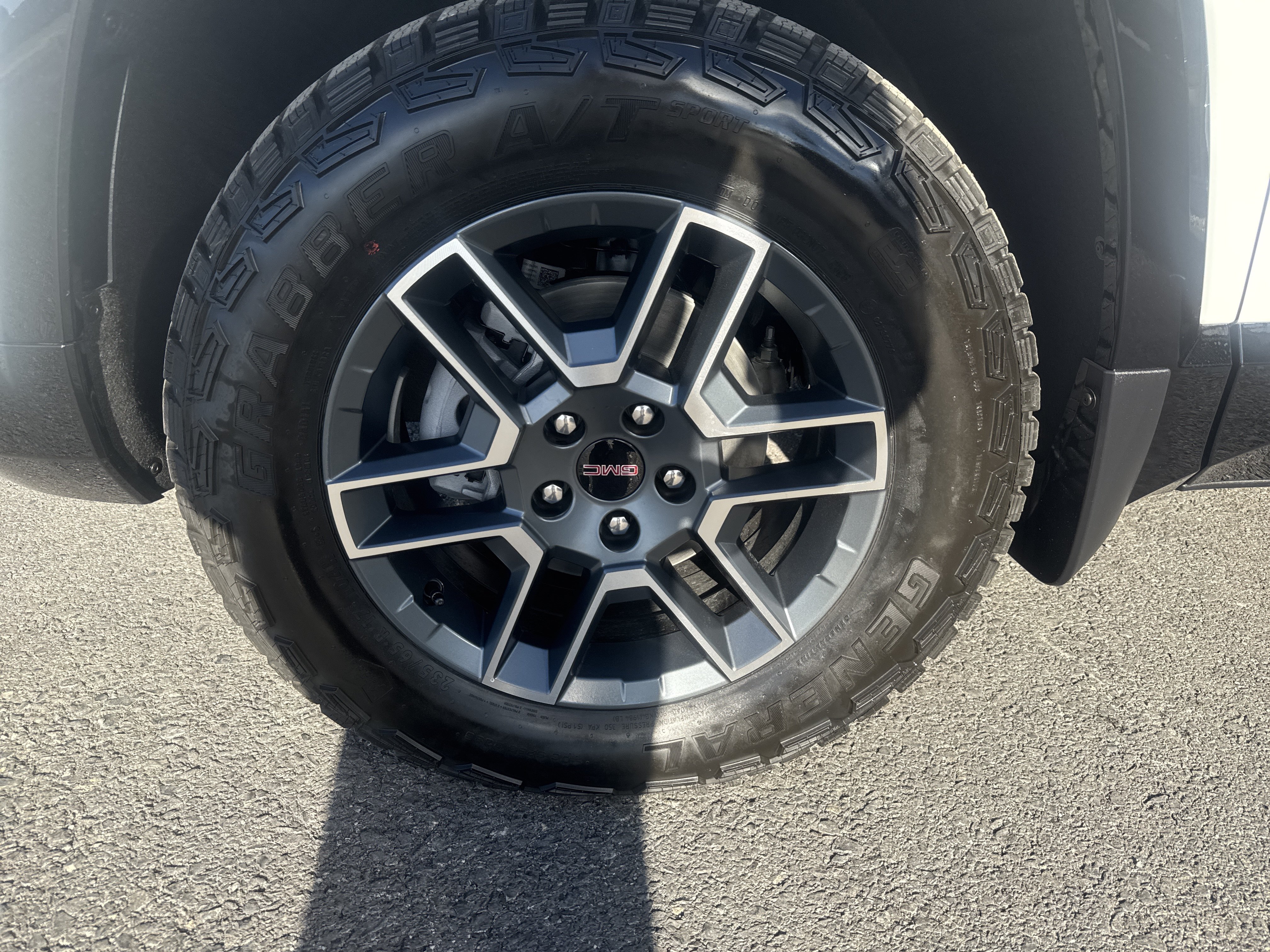 New 2027 GMC Terrain AT4 w/ Convenience Package III AWD/4WD image 4