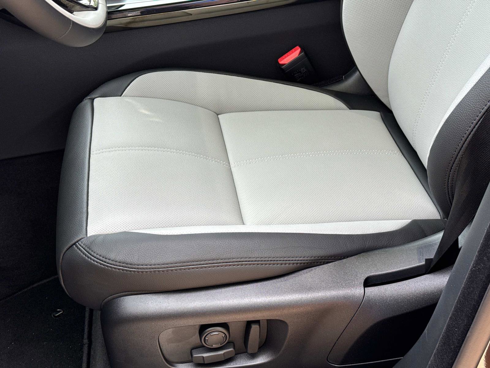 New 2026 Land Rover Range Rover Velar Dynamic SE image 19