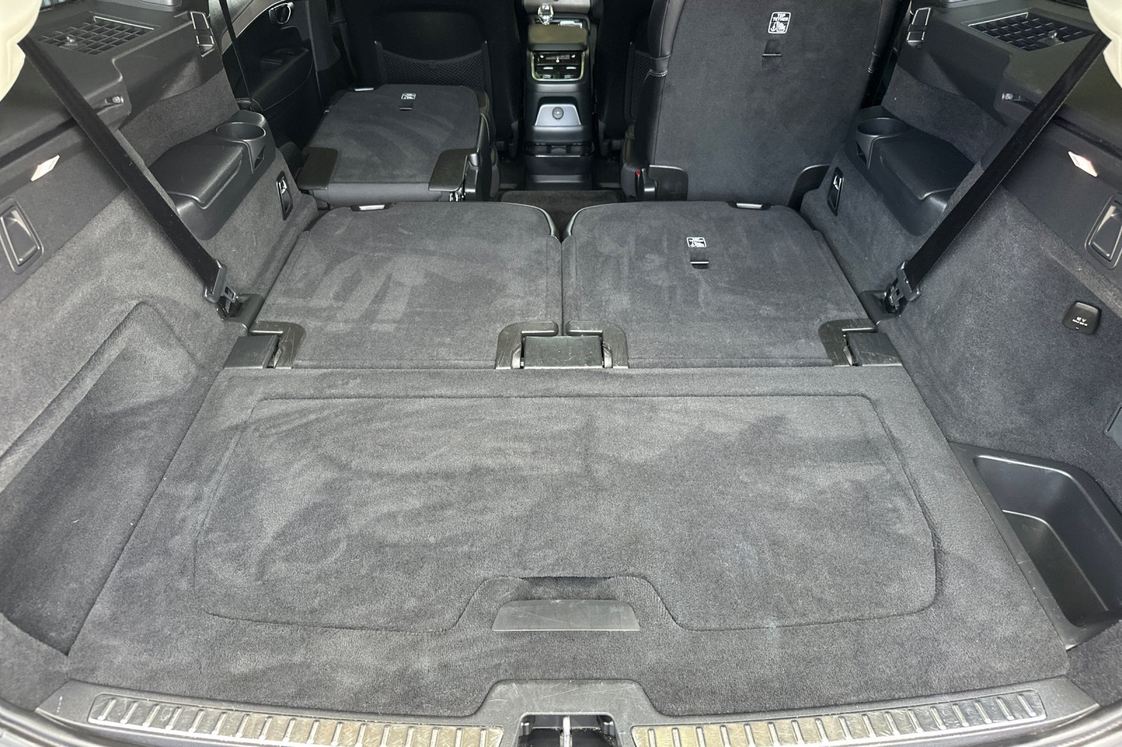 Certified 2023 Volvo XC90 T8 Ultimate w/ Protection Package Premier AWD/4WD image 19