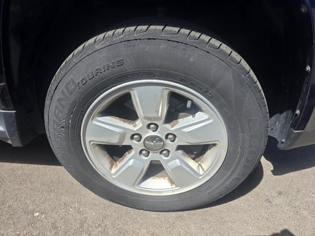 Used 2017 Jeep Compass Latitude FWD image 8