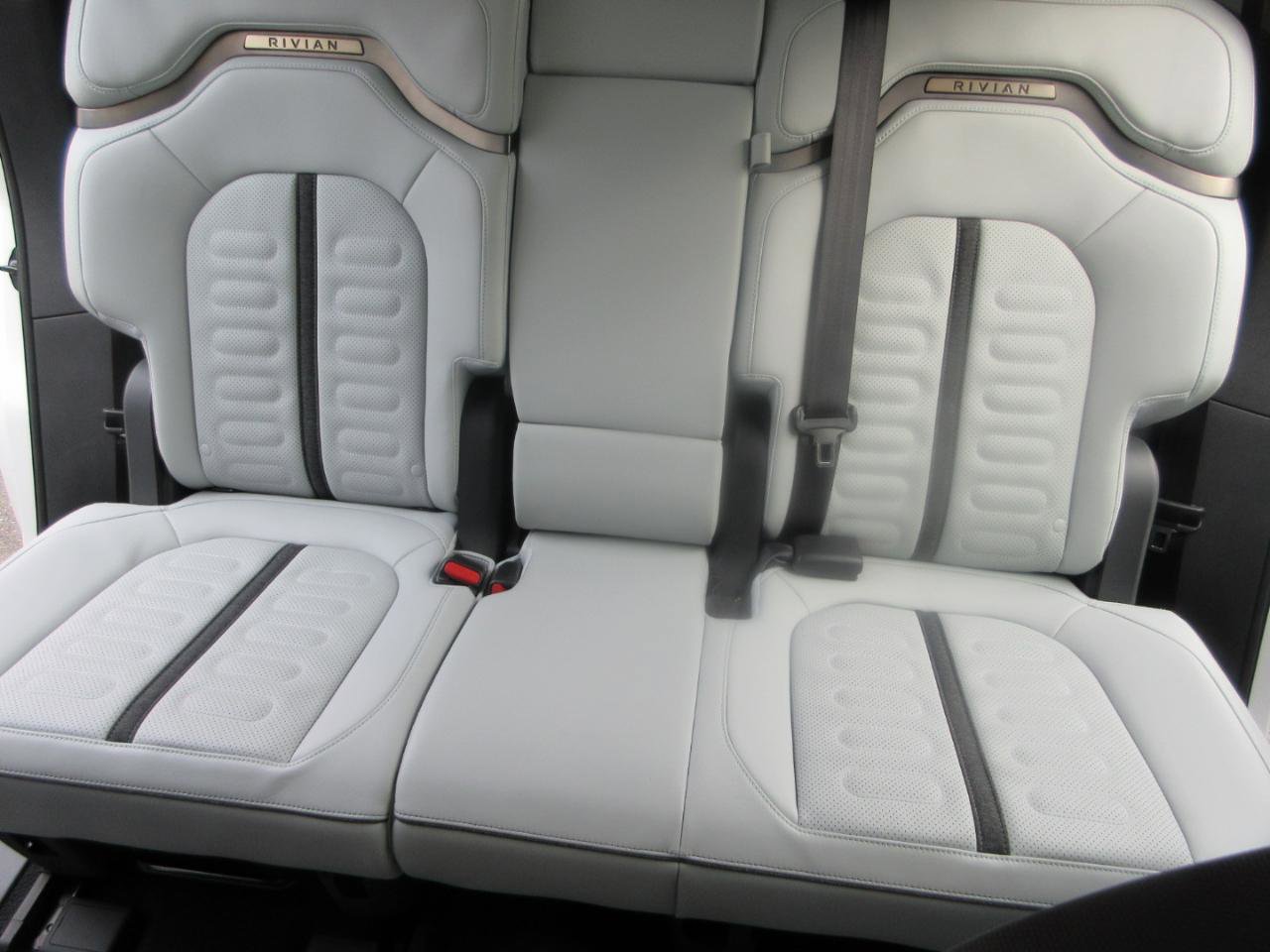 Used 2023 Rivian R1S Launch Edition image 48