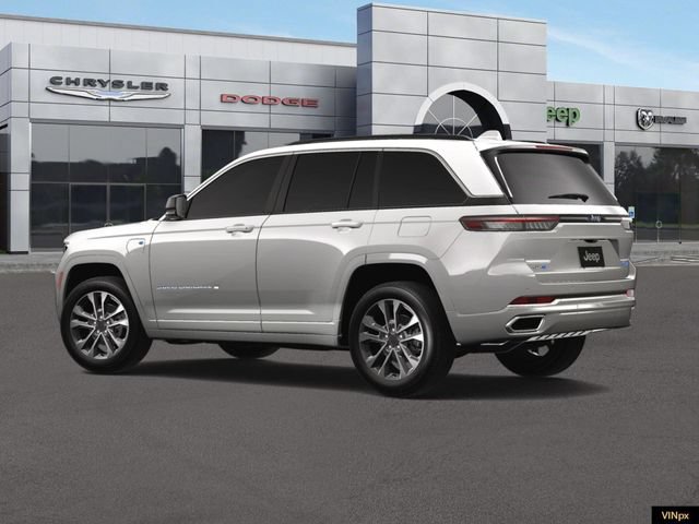 Used 2025 Jeep Grand Cherokee Overland w/ Luxury Tech Group IV AWD/4WD image 4