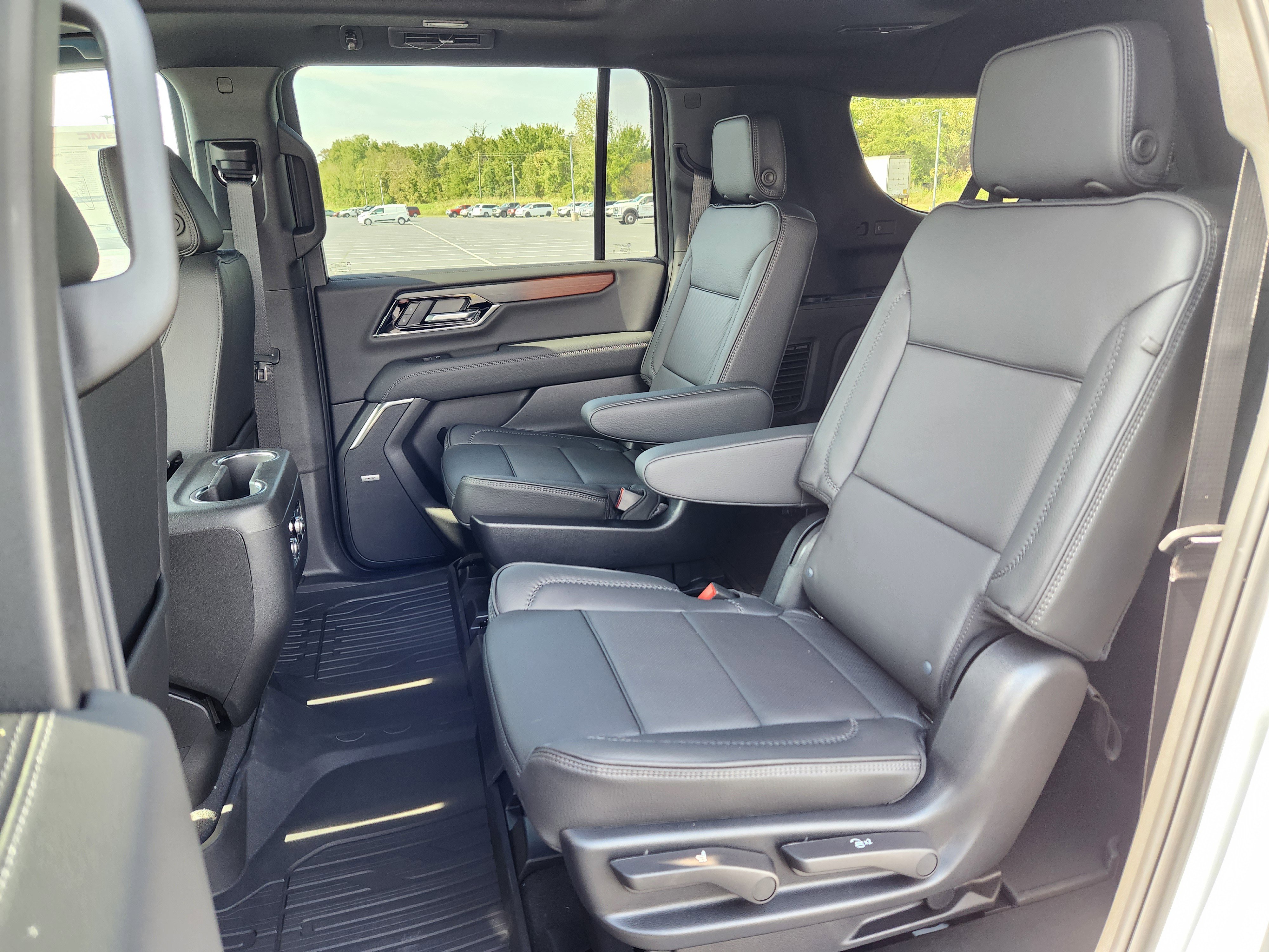 New 2026 GMC Yukon XL Denali image 8