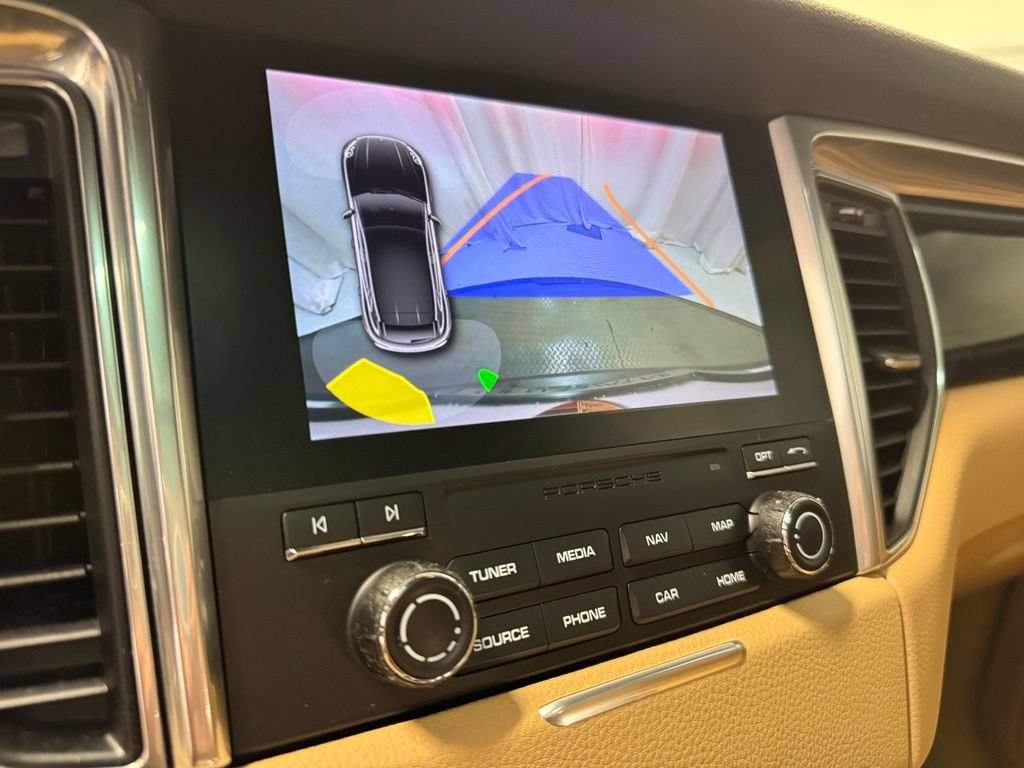 Certified 2017 Porsche Macan AWD/4WD image 12