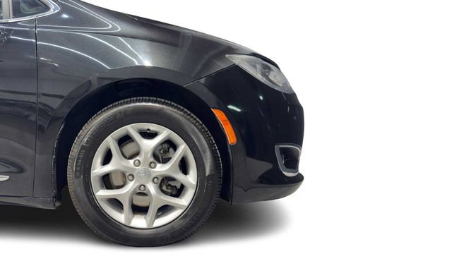 Used 2019 Chrysler Pacifica Touring-L Plus w/ Tire & Wheel Group FWD image 8