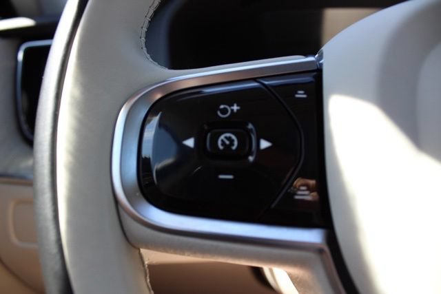 Certified 2023 Volvo XC60 B5 Plus w/ Climate Package AWD/4WD image 30