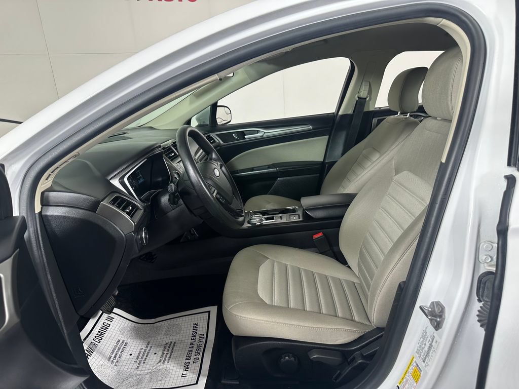 Used 2018 Ford Fusion S FWD image 16