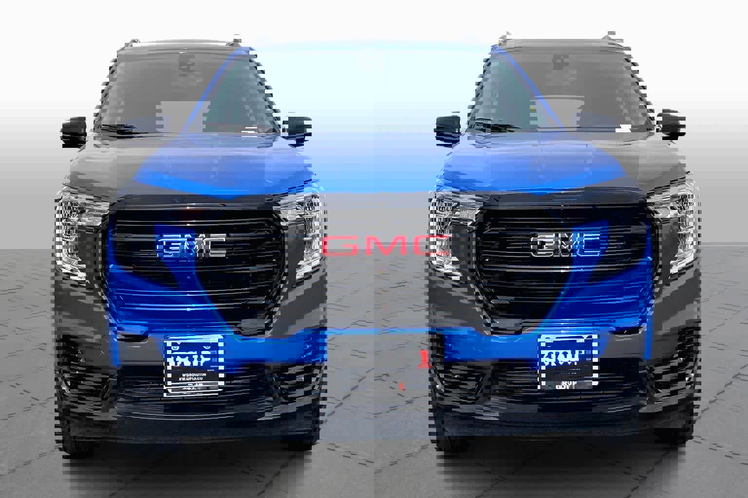 Used 2024 GMC Terrain SLE w/ Elevation Edition image 4