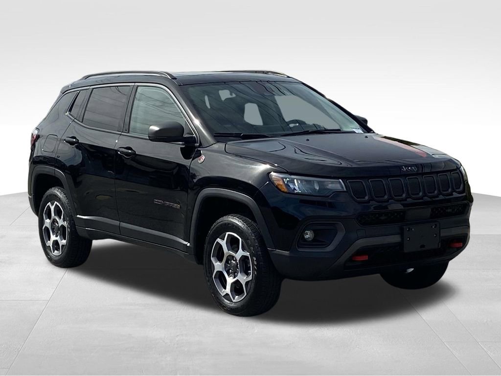Used 2022 Jeep Compass Trailhawk w/ Sun and Sound Group image 2