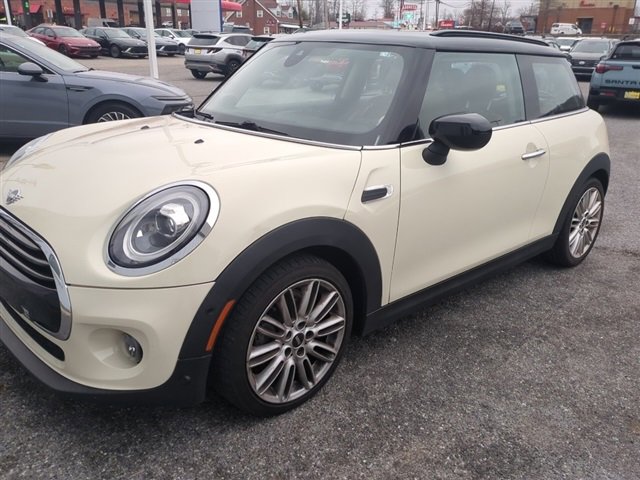 Used 2021 MINI Cooper 2-Door Hardtop w/ Driver Assistance Package image 7