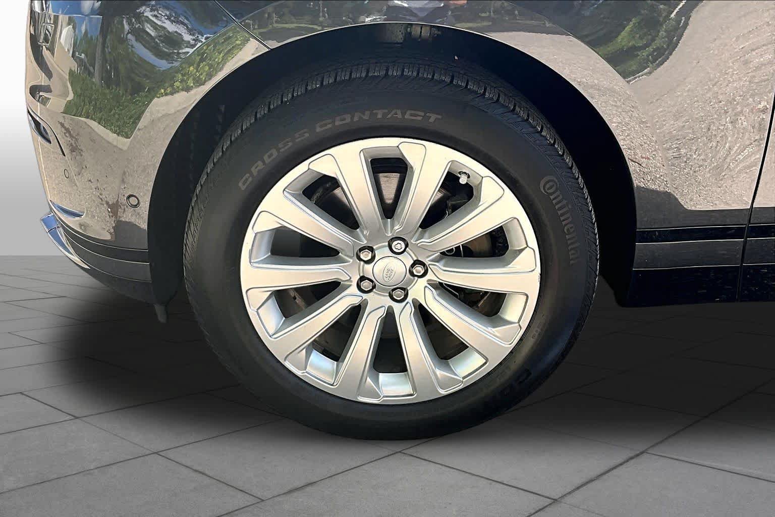 Used 2018 Land Rover Range Rover Velar S AWD/4WD image 11