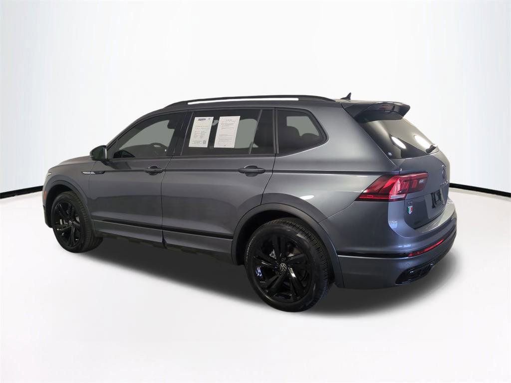 Used 2024 Volkswagen Tiguan SE R-Line image 7