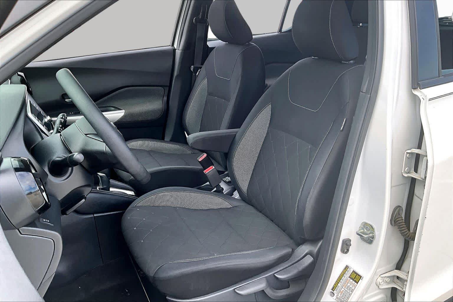 Used 2019 Nissan Kicks SV FWD image 7