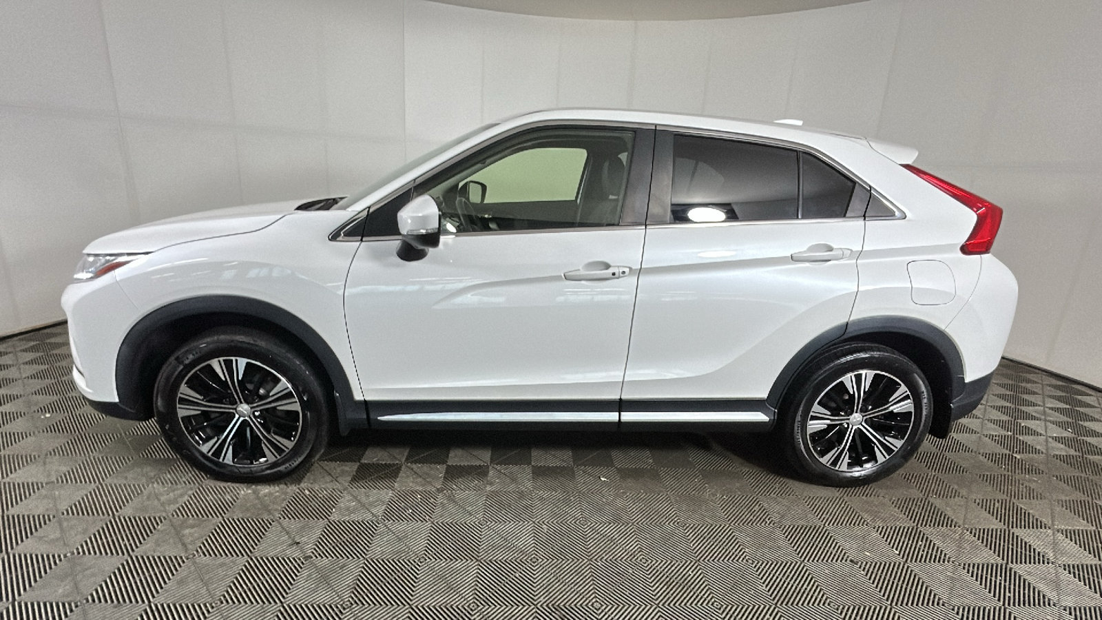 Used 2018 Mitsubishi Eclipse Cross SEL AWD/4WD image 5