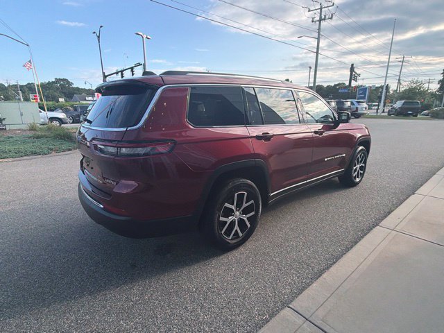 Used 2023 Jeep Grand Cherokee L Limited AWD/4WD image 10