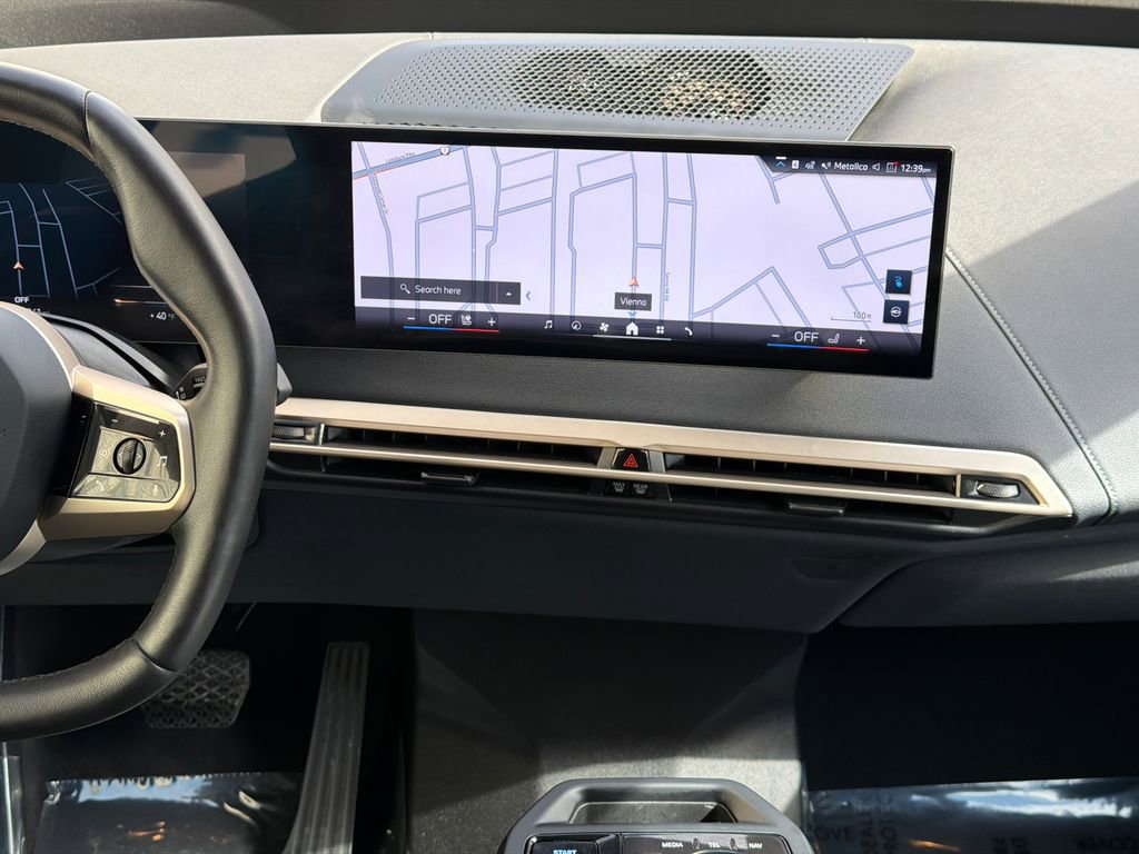 Used 2024 BMW iX xDrive50 w/ Premium Package image 23