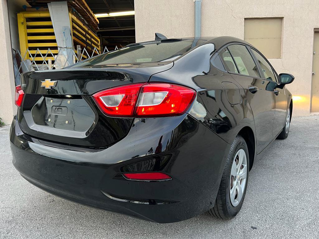 Used 2018 Chevrolet Cruze LS FWD image 14