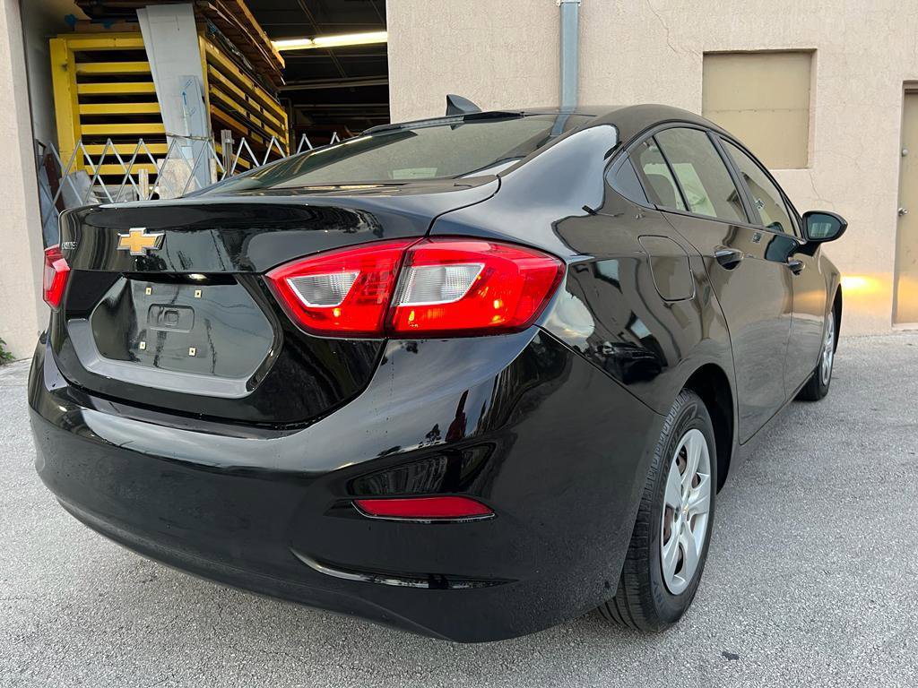 Used 2018 Chevrolet Cruze LS image 14