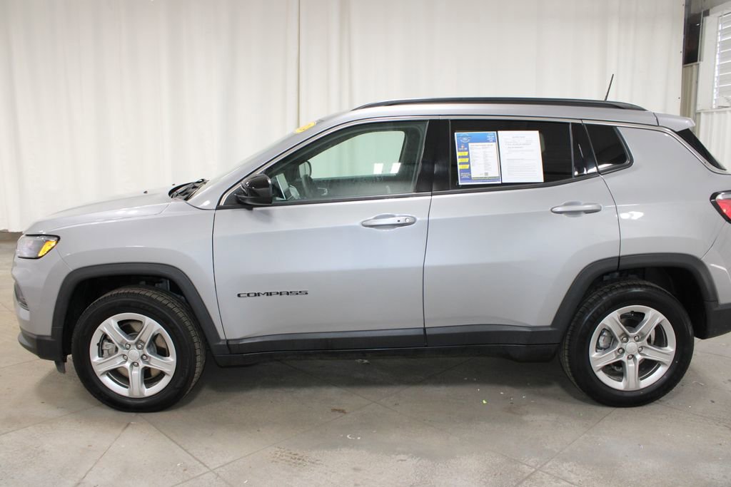 Used 2024 Jeep Compass Latitude AWD/4WD image 6