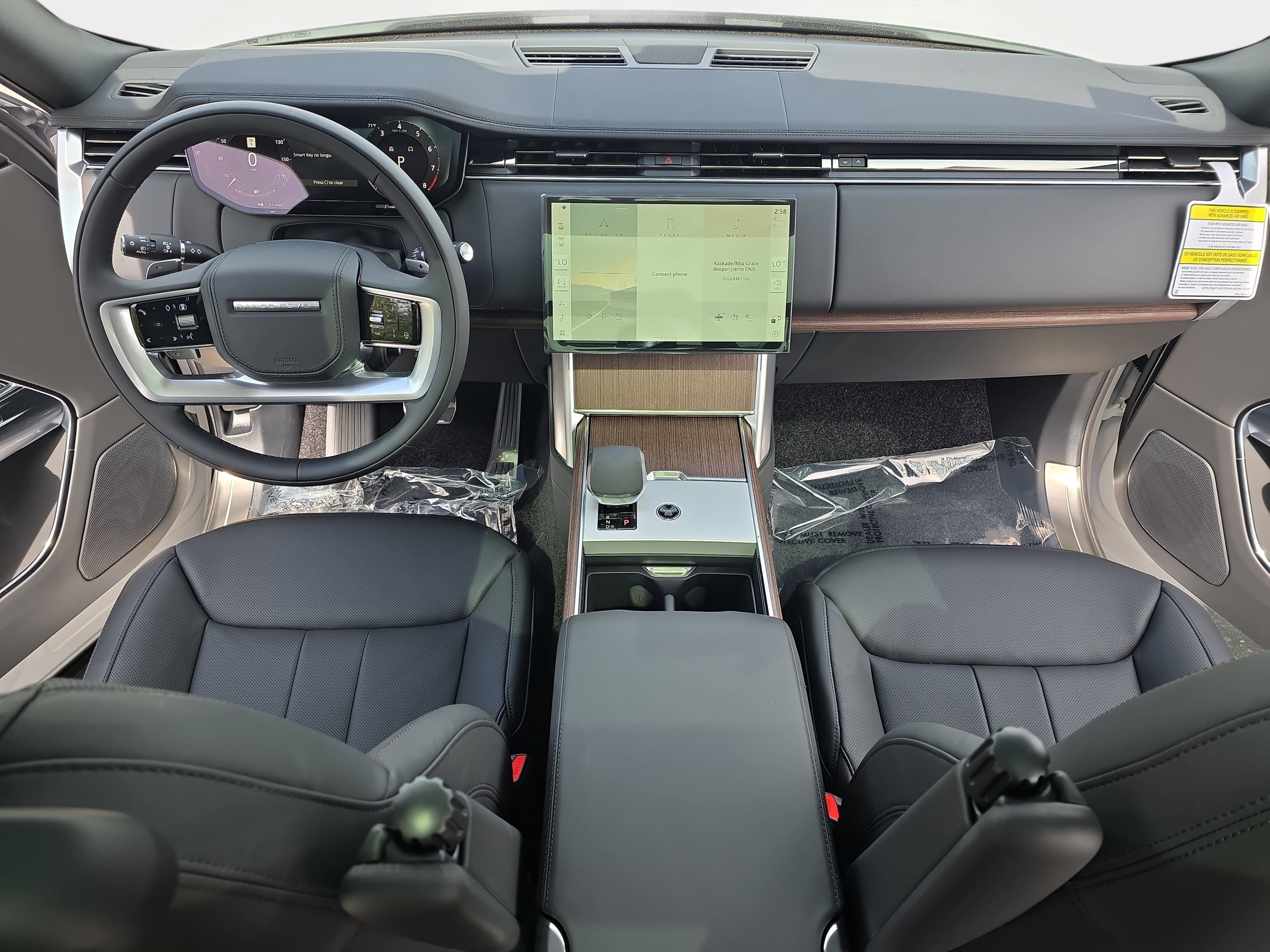 New 2026 Land Rover Range Rover Long Wheelbase SE AWD/4WD image 9
