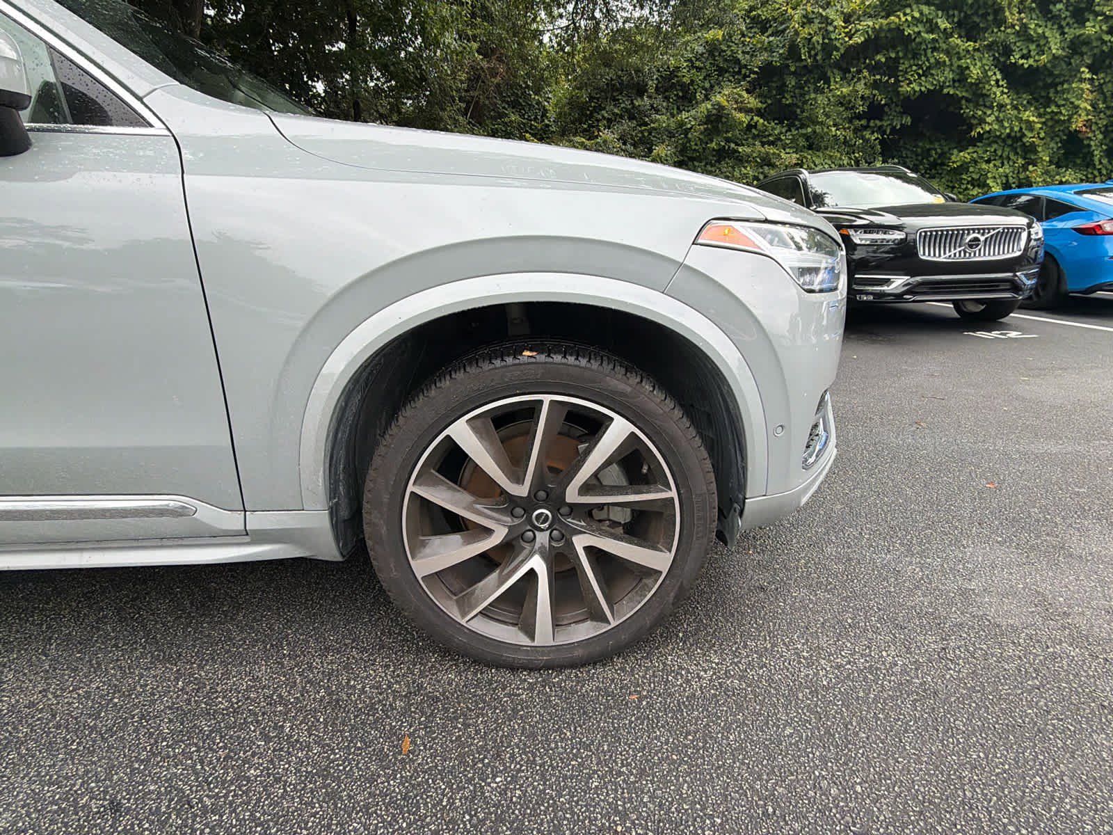 Used 2025 Volvo XC90 B5 Plus w/ Protection Package Premier AWD/4WD image 17