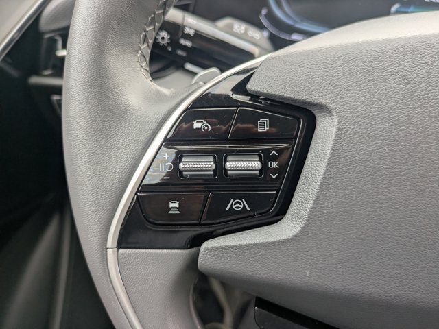 Used 2025 Kia Niro EX FWD image 22