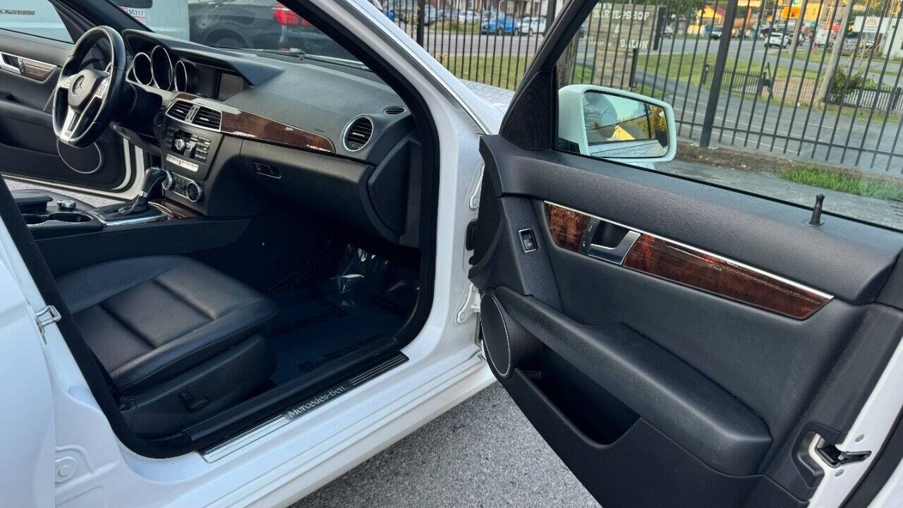 Used 2013 Mercedes-Benz C 250 Sedan image 19
