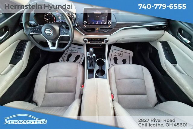 Used 2024 Nissan Altima 2.5 SV image 14