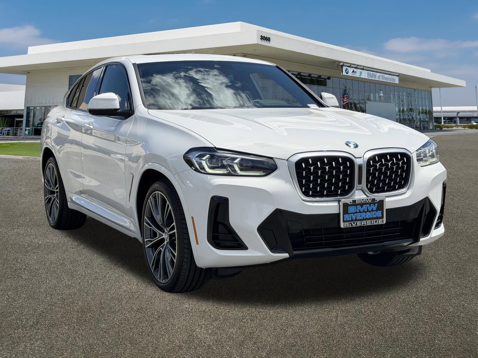 Used 2023 BMW X4 xDrive30i w/ M Sport Package image 2