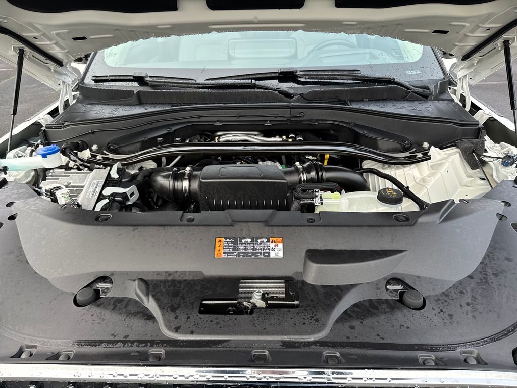 Certified 2025 Lincoln Aviator Reserve w/ Luxury Package image 24