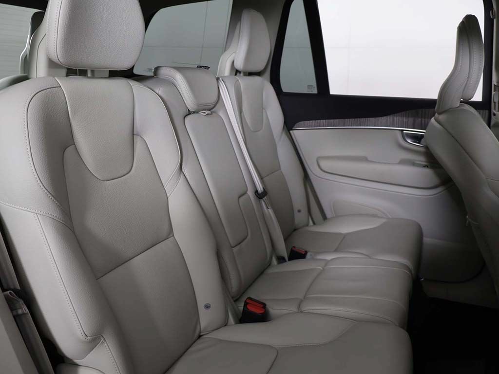 Used 2024 Volvo XC90 T8 Plus w/ Protection Package Premier AWD/4WD image 39