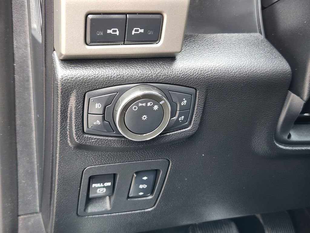 Used 2018 Ford F150 Lariat w/ Equipment Group 501A Mid AWD/4WD image 14