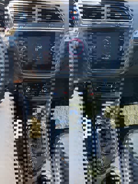 Certified 2022 Volkswagen Tiguan SEL R-Line image 21