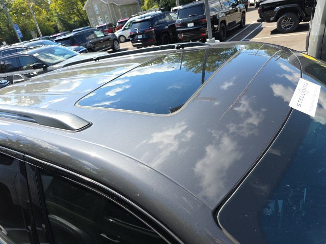 Used 2024 Jeep Grand Cherokee Altitude AWD/4WD image 5