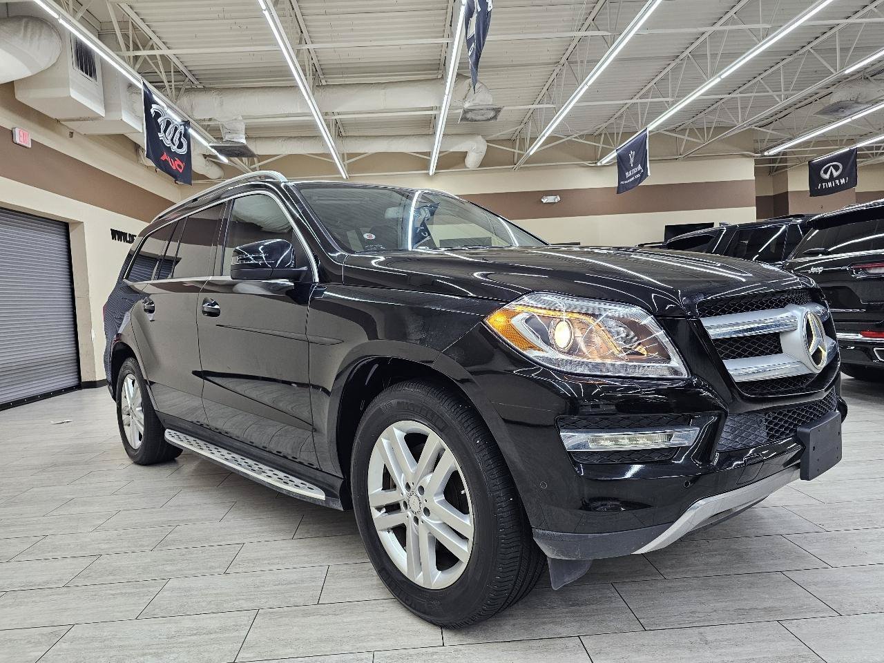 Used 2015 Mercedes-Benz GL 450 4MATIC image 4
