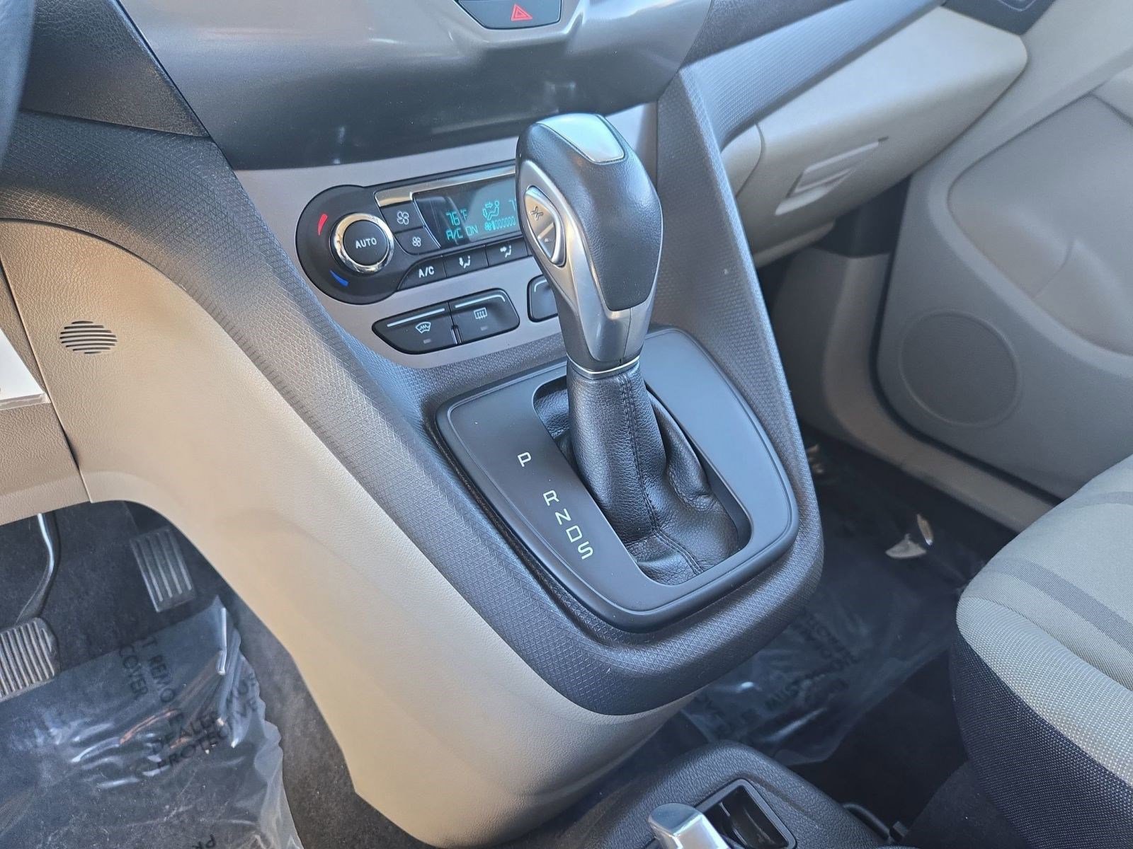 Used 2016 Ford Transit Connect XLT image 18