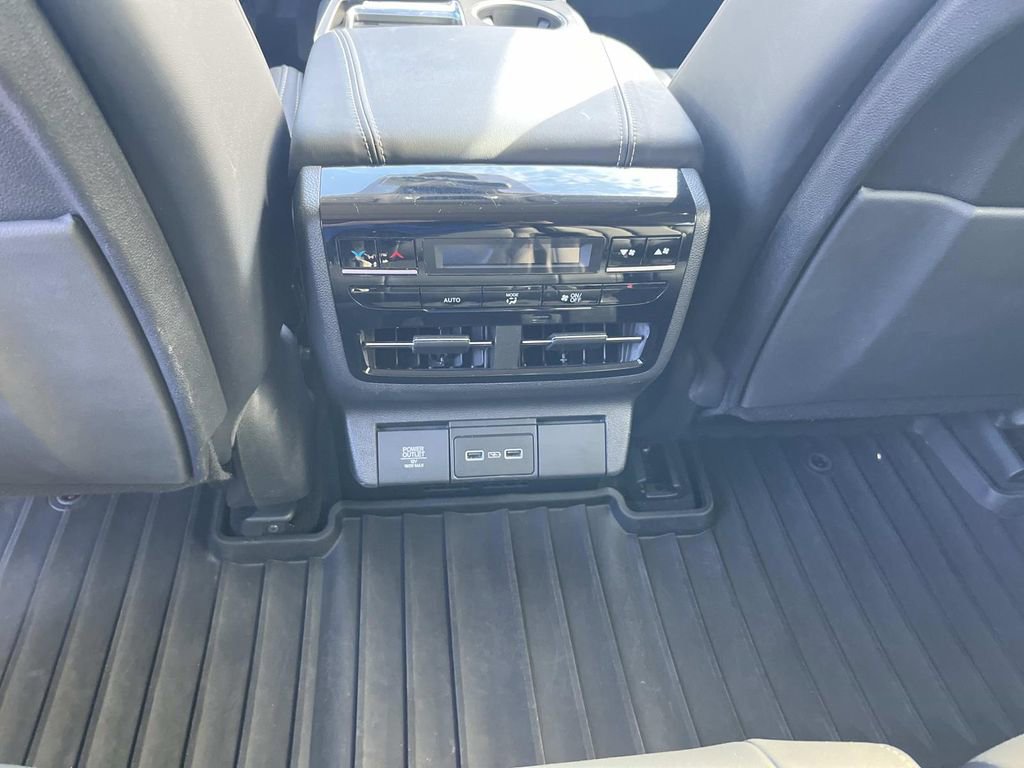 Used 2023 Acura MDX SH-AWD w/ Technology Package image 17