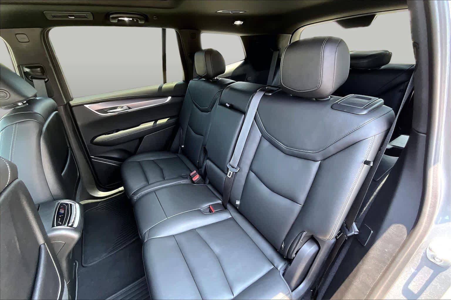 Used 2025 Cadillac XT6 Luxury FWD image 21