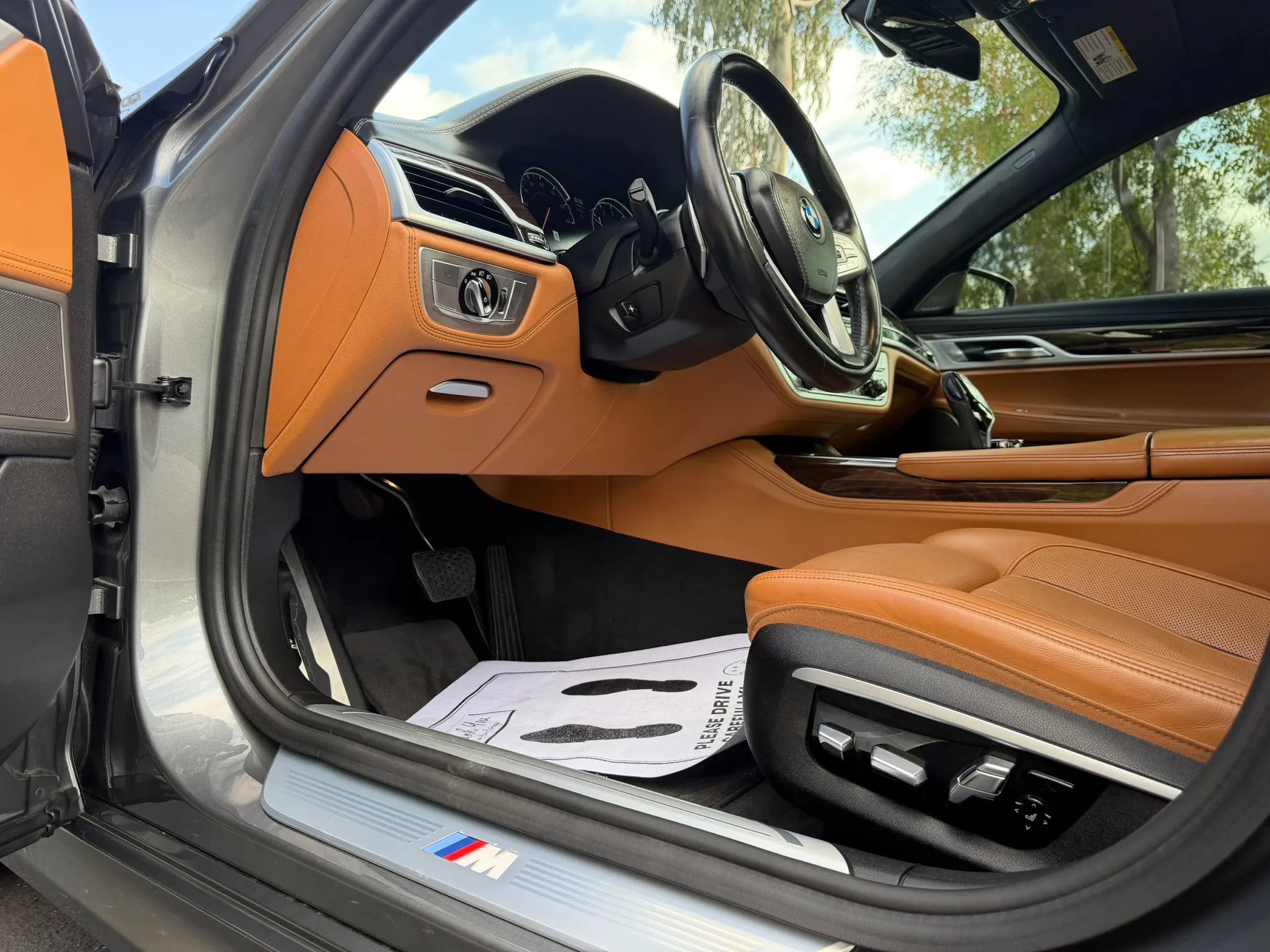 Used 2017 BMW 750i RWD image 13