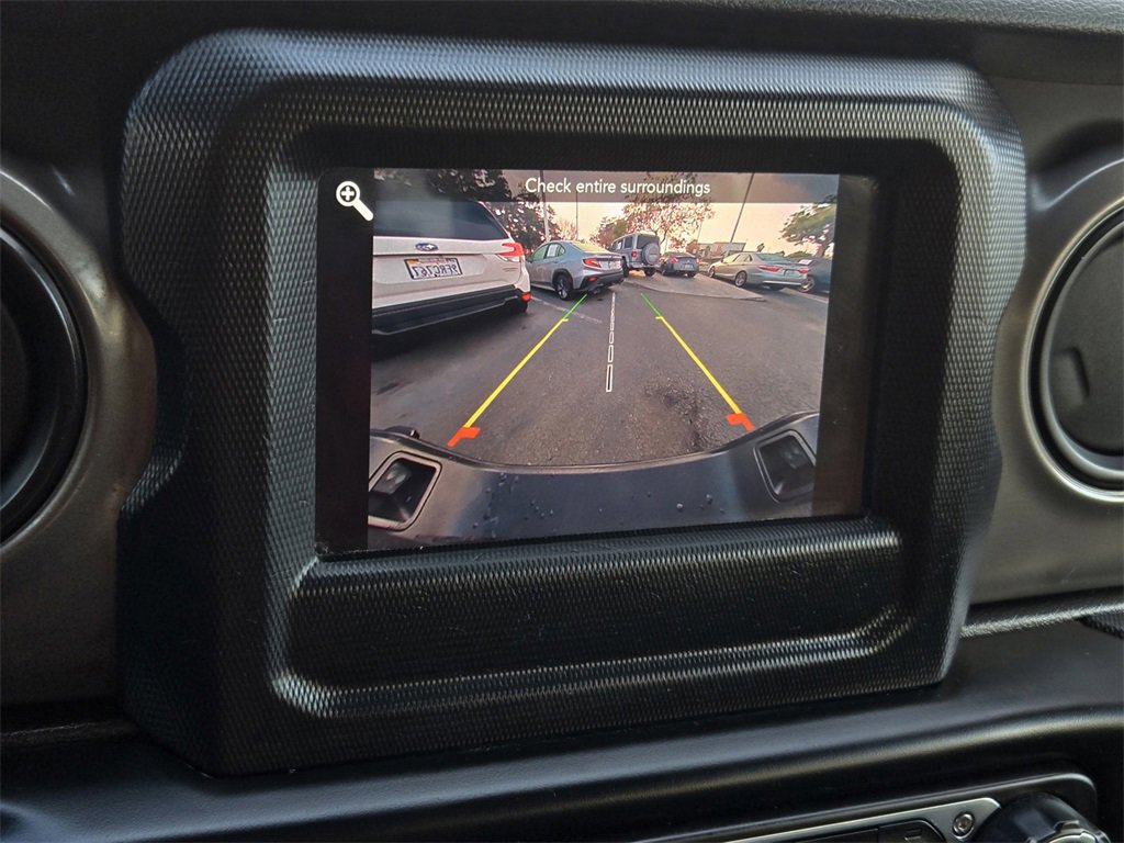 Used 2022 Jeep Gladiator Sport image 15