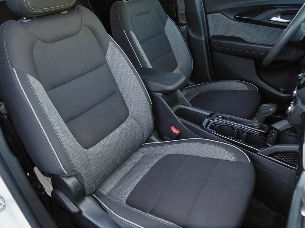 Used 2023 Chevrolet TrailBlazer LT w/ Convenience Package FWD image 18