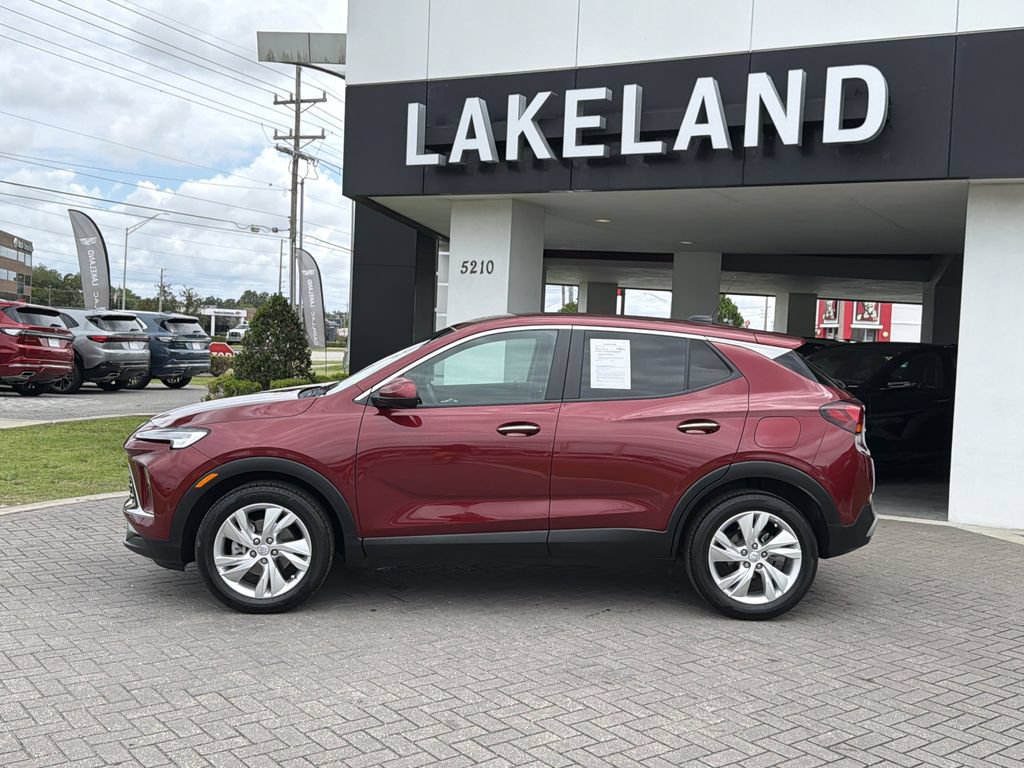 Used 2024 Buick Encore GX Preferred w/ Comfort Package FWD image 3