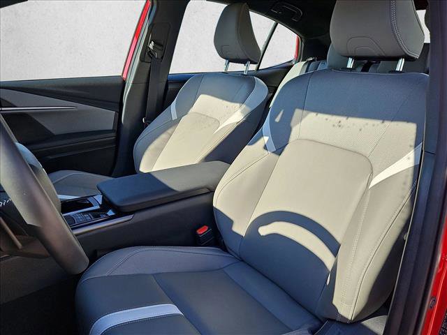 Used 2025 Toyota Camry SE image 10