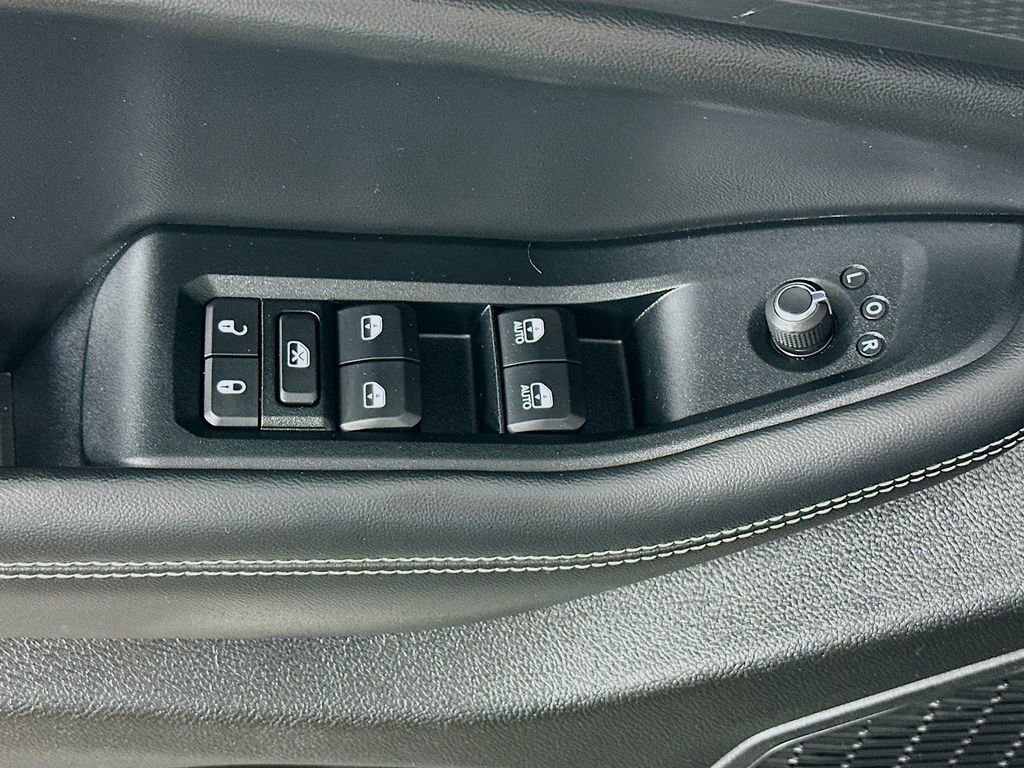 Certified 2023 Jeep Grand Cherokee Laredo image 26