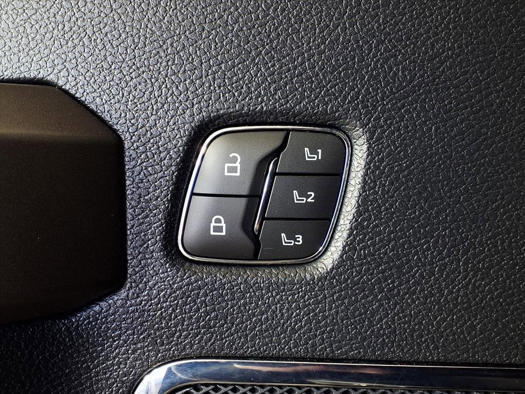 Used 2022 Ford F250 Platinum image 18