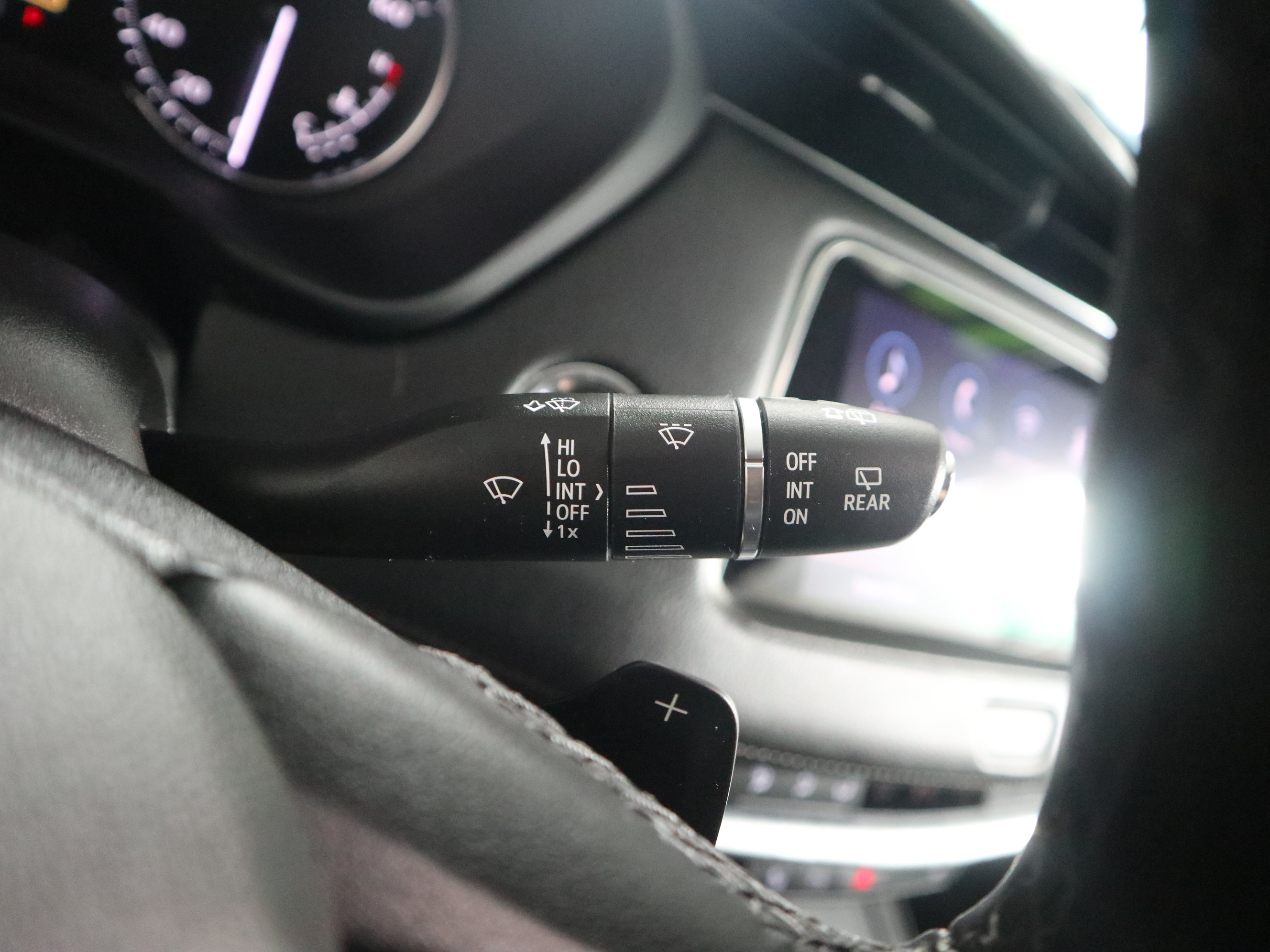 Used 2023 Cadillac XT4 Luxury w/ Cold Weather Package FWD image 26