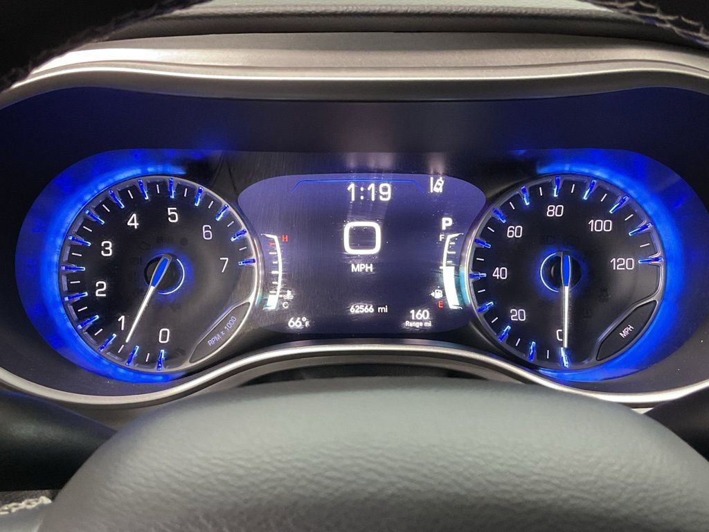 Used 2020 Chrysler Pacifica Touring-L w/ Advanced Safetytec Group AWD/4WD image 12